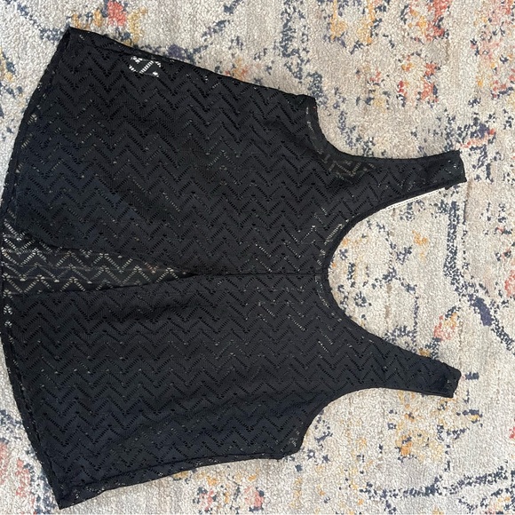 Cute Top - Picture 2 of 3